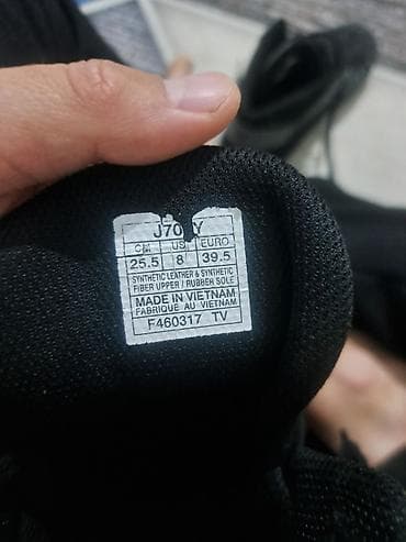 азикс ботс: Кроссовки мужские, высокие - Размер: EU 39.5 / US 8 / 25.5 см (указан — 4