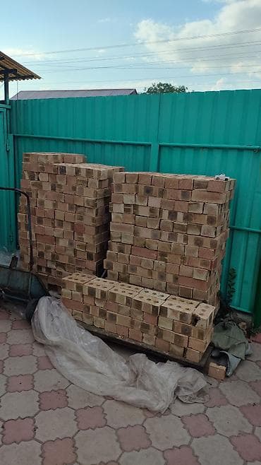 бручатка бу: Продаю кирпичи "соня"(остаток )кирпичи сухие. количество остатока — 2