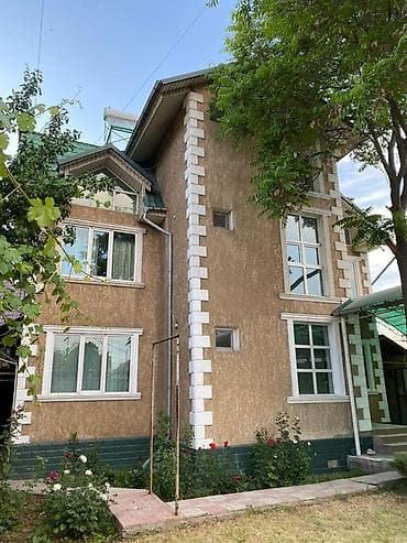 сары булун: Продаю дом Рабочий городок. просторный дом для большой семьи. Участок — 1