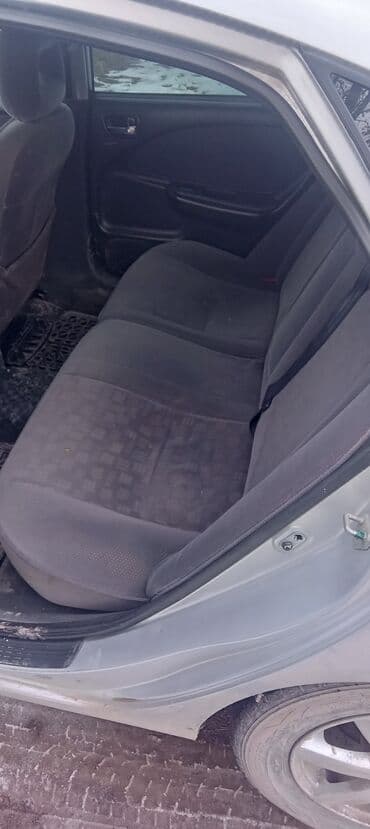 mazda c7: Toyota Avensis: 2001 г., 1.8 л, Механика, Бензин, Хэтчбэк — 8