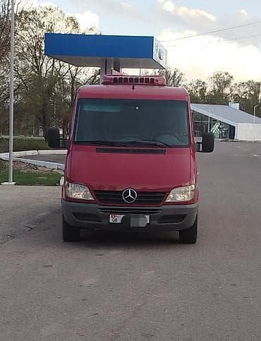 Продается. Mercedes-Benz Sprinter, цельнометаллический фургон, красный