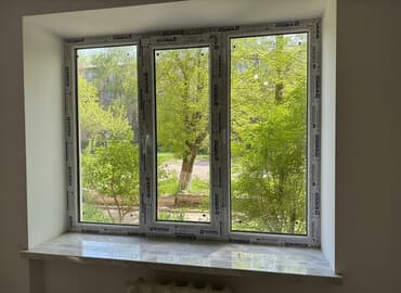 айнек терезелер: Пластиковое окно из ПВХ-профиля WINTECH, трехстворчатое — 1