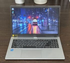 Электронные книги: Ноутбук, Acer, 8 ГБ ОЗУ, Intel Core i3, 15.6 ", Б/у, Для несложных задач, память SSD — 1