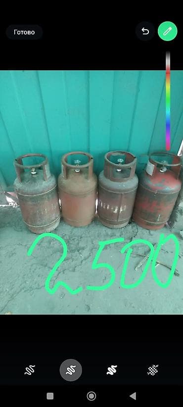 баллоны для воды: 27литров вентильные 2500.старый1800.крашеный 2500.лягушка отдельно — 2