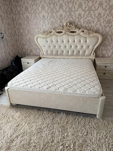 Спальный гарнитур, Б/у, Двуспальная кровать, Шкаф, Комод, Италия, Дерево, Самовывоз, цвет - Бежевый