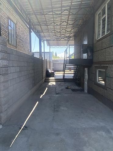 купить дом в константиновке: Продается хороший добротный 1,5 этажный дом в городе Токмок ! По — 3