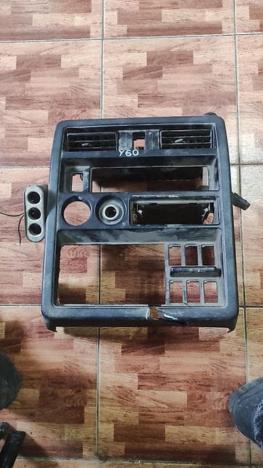 Nissan Patrol Y60 Панель с дефлектором, Ниссан Патрол Y60 салонная