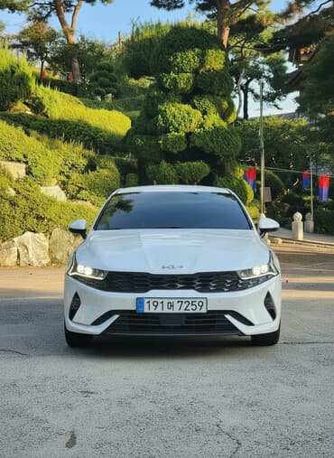 меняю дом на машину: Kia K5: 2022 г., 2 л, Гибрид, Седан — 1