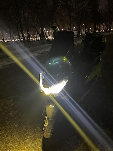 Мотороллеры муравей: Торг есть!!! Скутер/максискутер с ярким светом и туристическим — 1