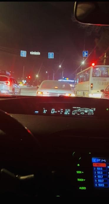 для ключей: Toyota Prius: 2012 г., 1.8 л, Вариатор, Гибрид, Седан — 4