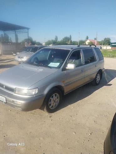 neta u pro машина: Mitsubishi Space Runner: 2000 г., 2 л, Автомат, Бензин, Минивэн — 4