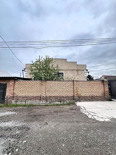 Срочно Продаётся жилой дом с придомовой территорией и садом. Район