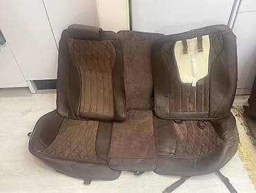 mers eshka: Чехлы Экокожа, С подушкой, Mercedes-Benz — 2