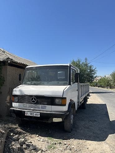 Грузовик, Mercedes-Benz, Стандарт, 6 т, Б/у at lalafo.kg Грузовик, Mercedes-Benz, Стандарт, 6 т, Б/у