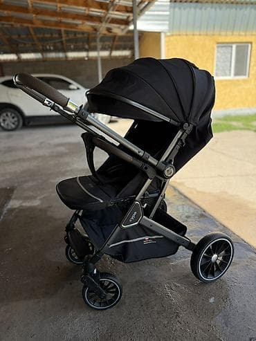Продаю коляску абсолютно новая пользовались полмесяца очень удобная