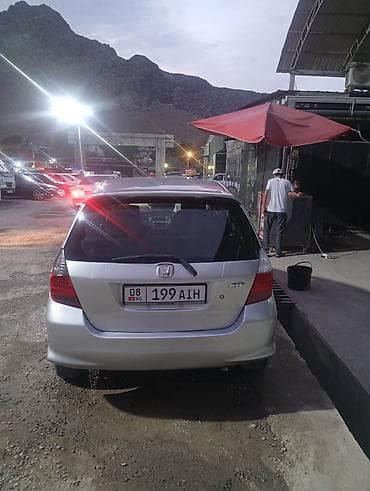 small car: Honda Fit: 2002 г., 1.3 л, Вариатор, Бензин, Хэтчбэк — 4