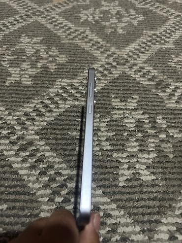 чехлы на samsung galaxy s3: Samsung Galaxy S23, Б/у, 256 ГБ, цвет - Серебристый — 4