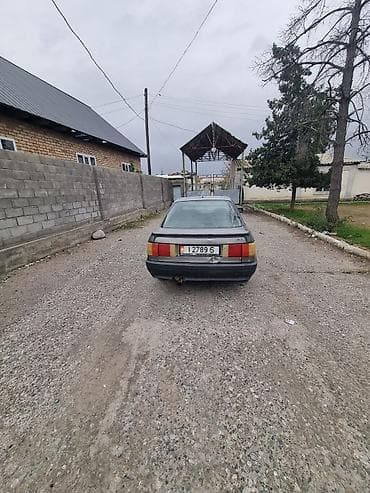трактир 82: Audi 80: 1993 г., 1.8 л, Ручные, Бензин, Седан — 2