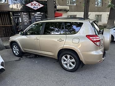 2 8: Toyota RAV4: 2010 г., 2.4 л, Автомат, Бензин, Кроссовер — 7
