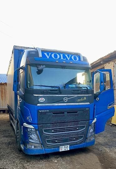 suzuki katana: Тягач, Volvo, 2014 г., Тентованный — 3