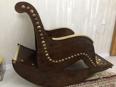 куплю бу мебел: Креслокачалка .Из натурального дерево и орехового дерева.Ручная — 1