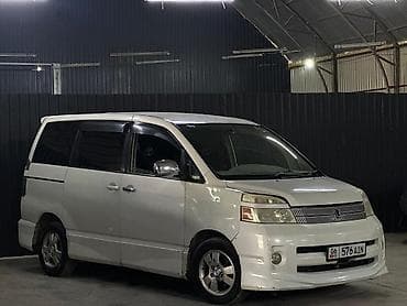 Toyota Voxy: 2003 г., 2 л, Автомат, Бензин, Минивэн