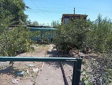 дом на продаж: Продаю 2 дома по 8 соток.район чекиш ата. можно отдельно. 1 дом с — 6