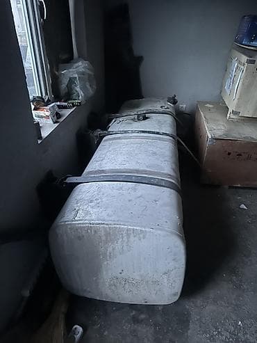 Топливные баки: Топливный бак DAF 2013 г., Б/у, Оригинал — 1