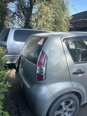 1: Toyota Passo: 2005 г. — 4