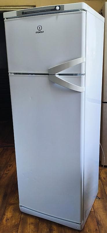 морозильников бу: Холодильник Indesit, Б/у, Двухкамерный, De frost (капельный), 60 * 167 * 60 — 3