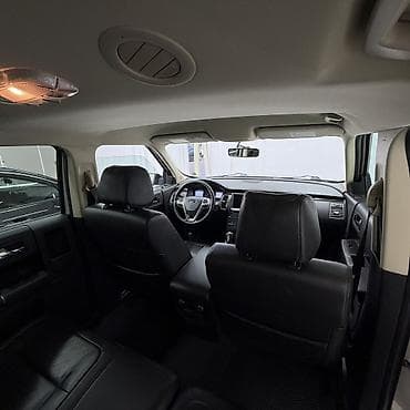 одна комната: Ford Flex: 2017 г., Кроссовер — 7