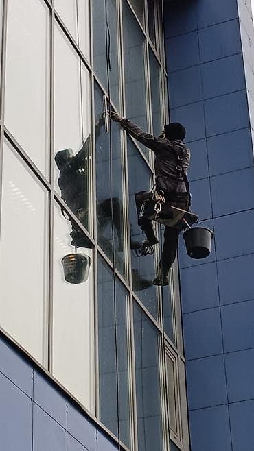 алмазные сверление: Промышленный альпинизм — мойка и очистка фасадов и витражей Услуги: - — 2