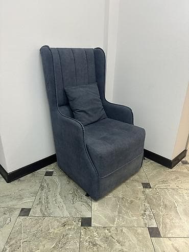 Срочно продается мебель для салона красоты Маникюрные столы на