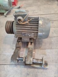 Точильные камни: 1.Трёхфазный 600 ватт.1500 об. 2.Электродвигатель АОЛ 21-4 — 6