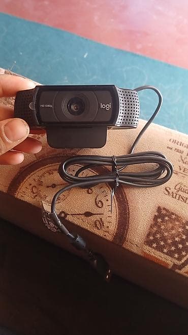 Техника и электроника: Веб‑камера Logitech с разрешением HD 1080p. 2 штуки, 1ая б/у, 2ая — 5