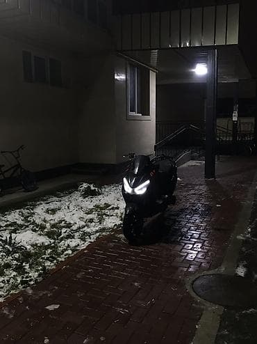 сктер: Макси-скутер 150 куб. см, Бензин, Колдонулган — 1