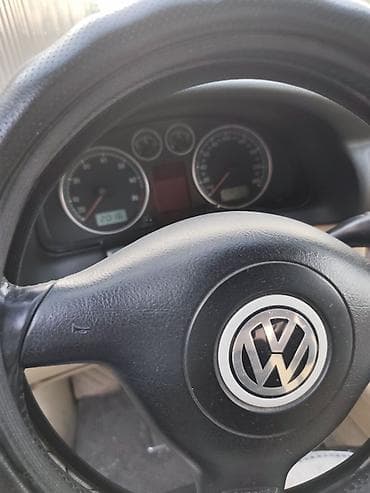 күзгү: Volkswagen Passat: 2001 г., 2.3 л, Кол менен иштөөчү, Бензин, Седан — 4