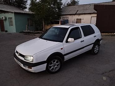 Volkswagen Golf: 1994 г., 1.8 л, Механика — 2
