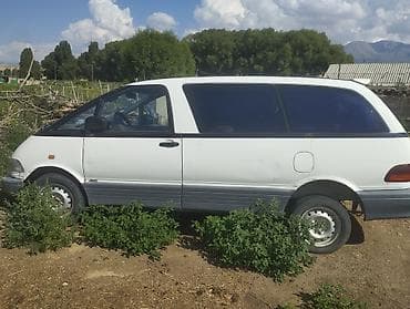 разбитые авто: Toyota Estima: 1991 г., 2.4 л, Механика, Бензин, Минивэн — 2