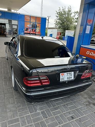 Mercedes-Benz E-Class: 2001 г., 4.3 л, Бензин, Седан — 9