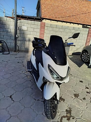 квадрацикл бу: Макси-скутер 150 куб. см, Бензин, Б/у — 3