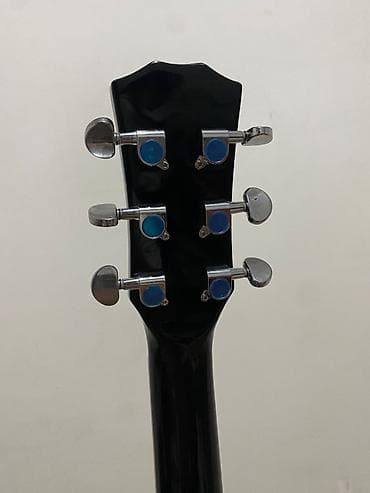 Аккордеоны: Гитара почти новое не сильно ползовалось еще маааленькие царапинки — 3