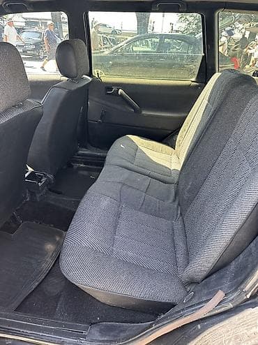 Volkswagen Passat: 1990 г., 1.8 л, Кол менен иштөөчү, Бензин, Универсал — 7