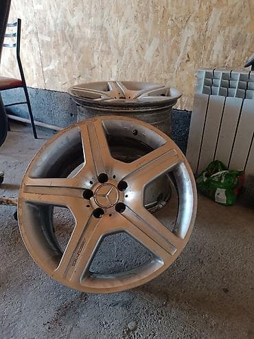 рожковые ключи: Литые Диски R 19 AMG, Комплект, отверстий - 5, Б/у — 1