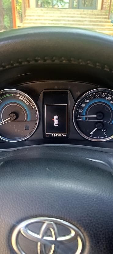 camry 5: Toyota Corolla: 2019 г., 1.8 л, Автомат, Гибрид, Седан — 5