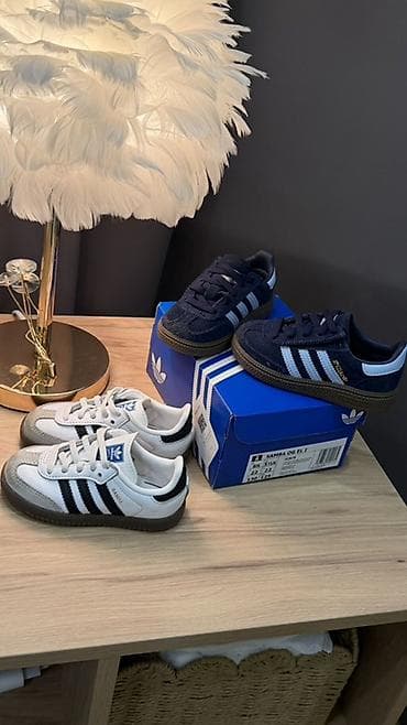 Детские кроссовки Adidas original - Модель: Samba белые одевал 3-4