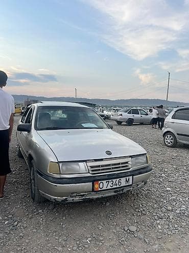 Унаа: Opel Vectra: 1992 г., 1.6 л, Кол менен иштөөчү, Бензин, Седан — 3