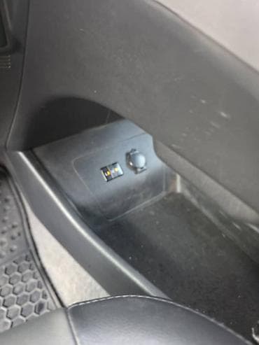 Toyota Prius: 2012 г., 1.8 л, Робот, Гибрид, Хэтчбэк — 7