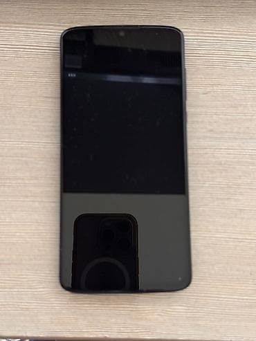 Motorola Moto Z4, Б/у, 128 ГБ, цвет - Черный, 1 SIM