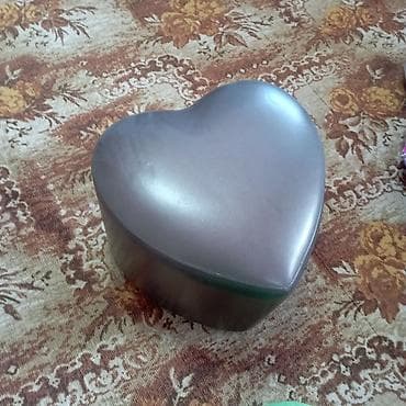 Комнатные растения: Пуфы «Сердце» — компактные мягкие сиденья оригинальной формы.за 1 шт — 1